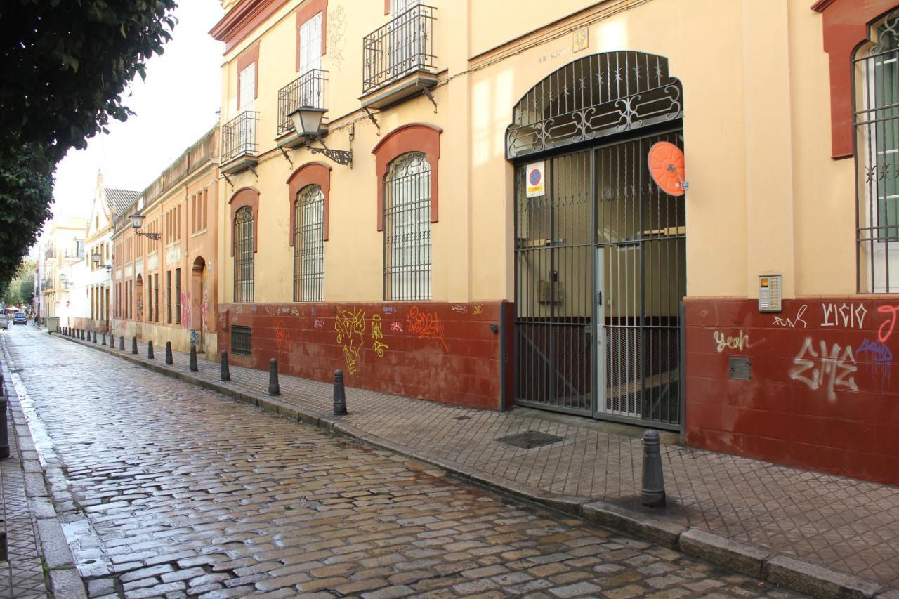 Monkeys Apartments Lumbreras Deluxe Seville Exterior photo